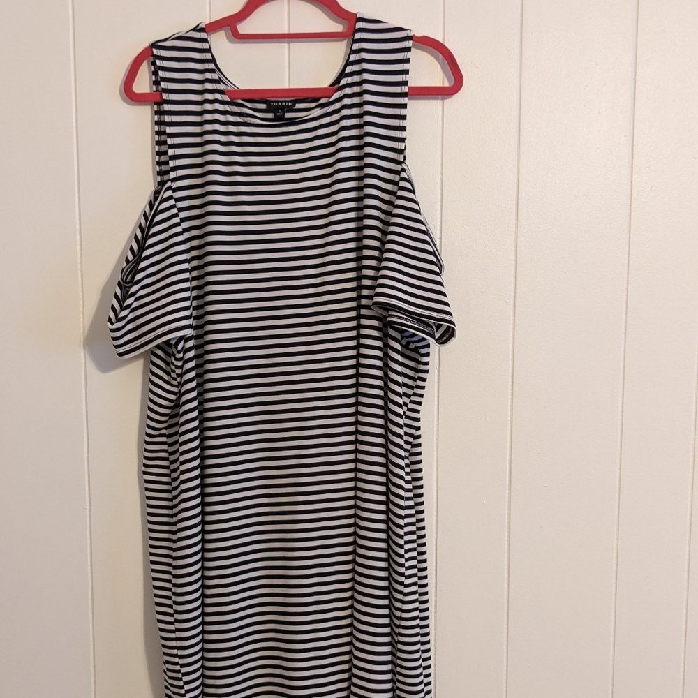 Torrid Cold Shoulder Bodycon Striped Dress size 5x